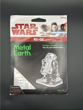 Star Wars Metal Earth R2-D2 Steel Model Kit - Silver & Red Packaging